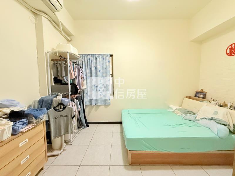 正崇德路稀有熱鬧金店房屋室內格局與周邊環境