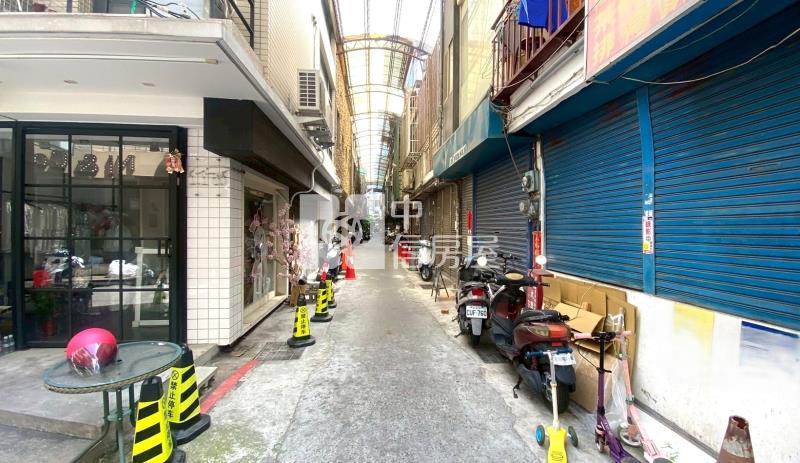 文華路巷內6間透套住二可營登房屋室內格局與周邊環境