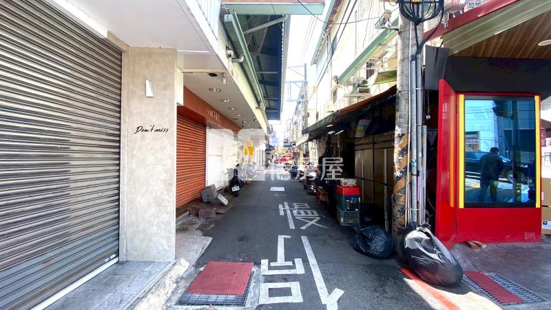 文華路巷內6間透套住二可營登房屋室內格局與周邊環境