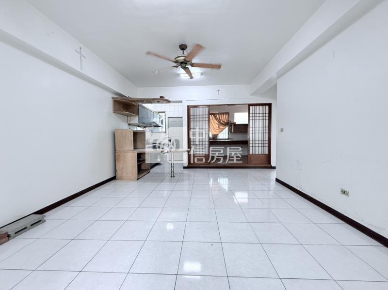 新市名人花園明亮三房車位房屋室內格局與周邊環境