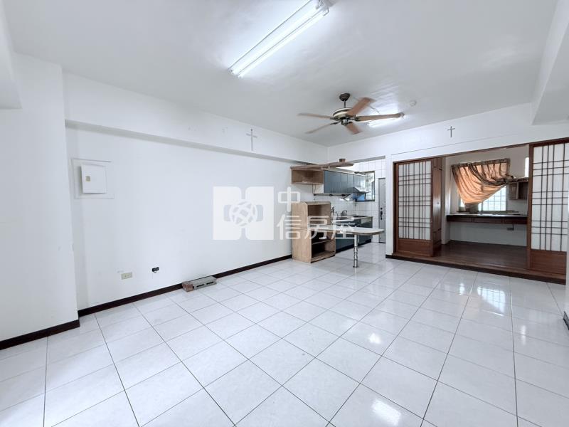 新市名人花園明亮三房車位房屋室內格局與周邊環境