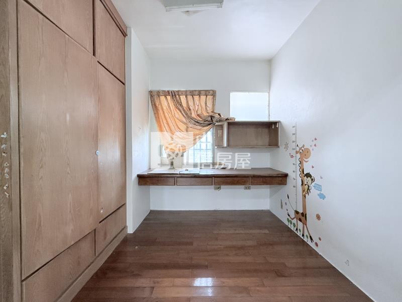 新市名人花園明亮三房車位房屋室內格局與周邊環境