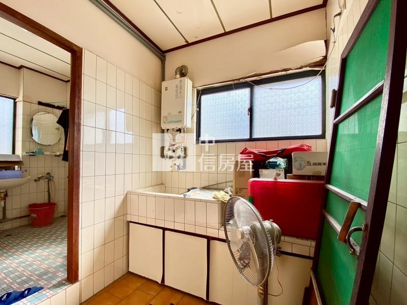 南清大田字大面寬車庫透天房屋室內格局與周邊環境