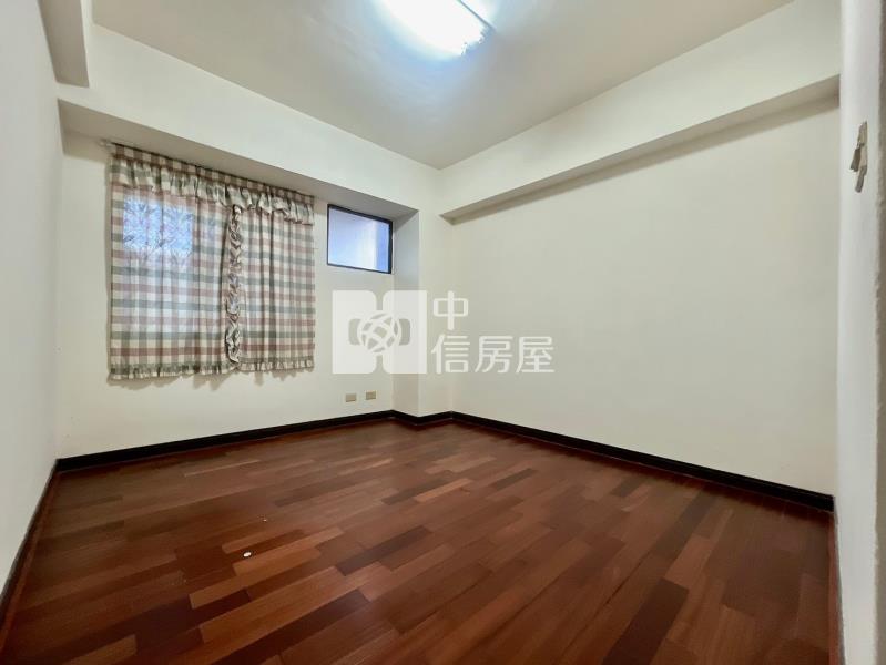 潭陽國小旁｜瑞府尊爵｜大三房附車位房屋室內格局與周邊環境