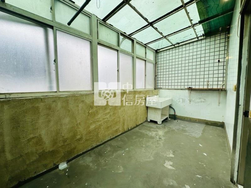 歐香庭園雙車位房屋室內格局與周邊環境