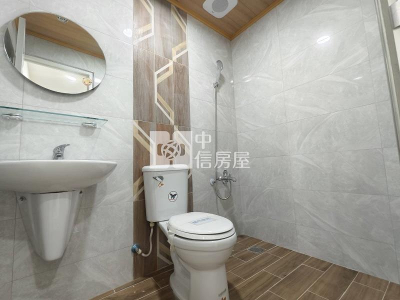 屏東三期近和樂新整店住房屋室內格局與周邊環境