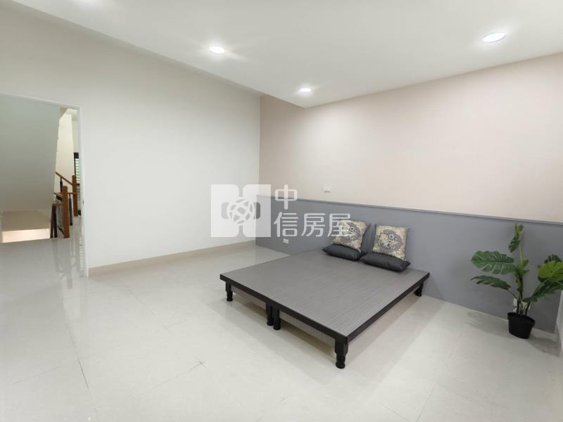 屏東三期近和樂新整店住房屋室內格局與周邊環境