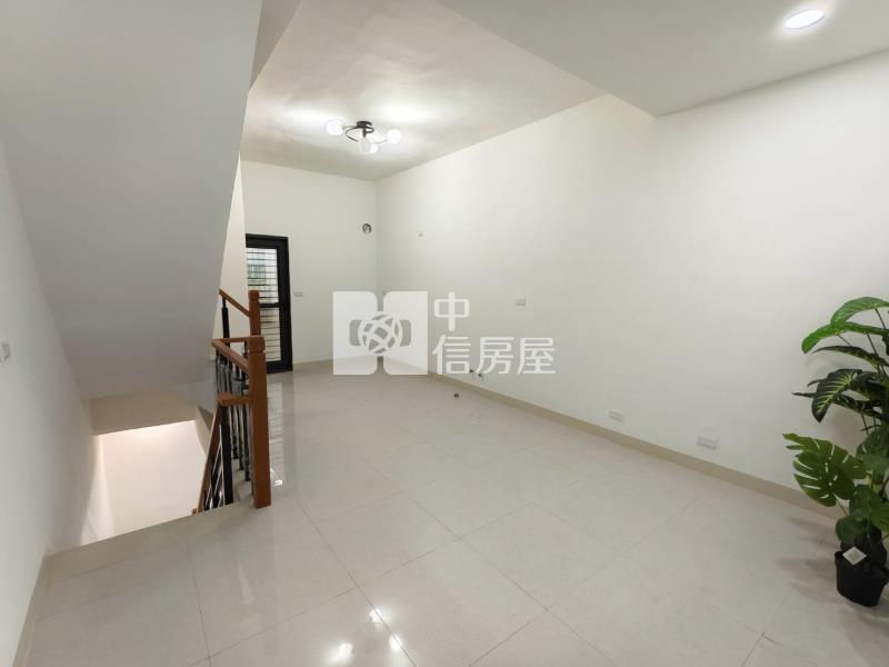 屏東三期近和樂新整店住房屋室內格局與周邊環境