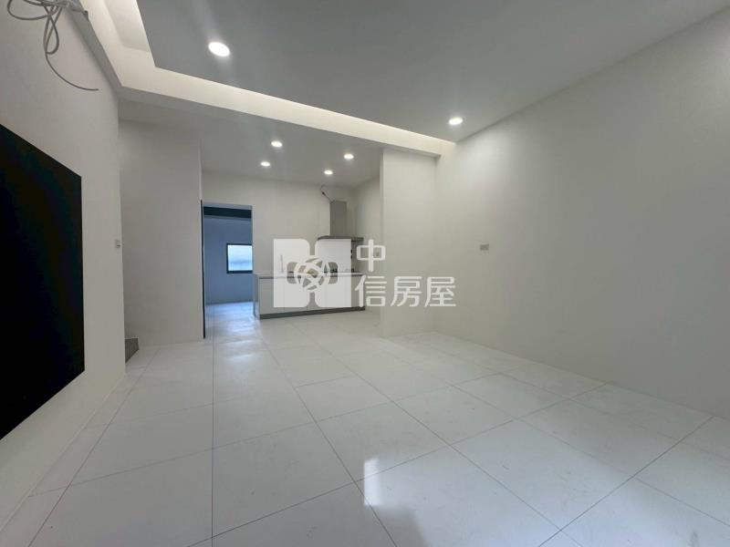 南勢重劃區漂亮透天房屋室內格局與周邊環境