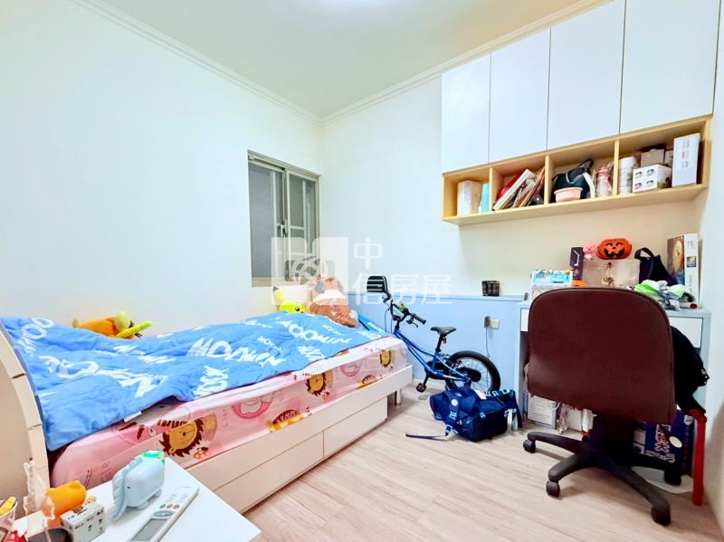 波蜜臻品三房車位房屋室內格局與周邊環境