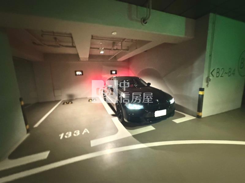 東方嘉磐三房平車房屋室內格局與周邊環境
