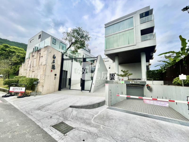 清水模白石隱精裝2房車房屋室內格局與周邊環境
