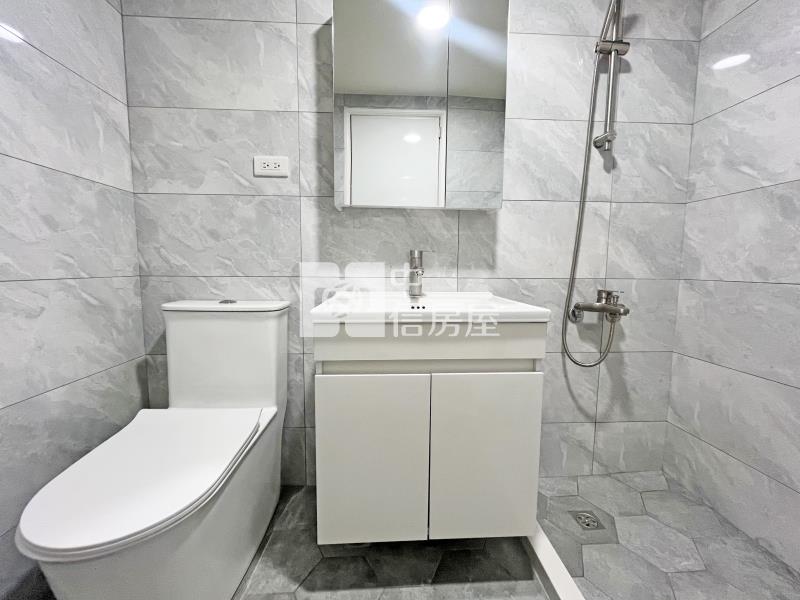 青海商圈全新整理3房車位房屋室內格局與周邊環境