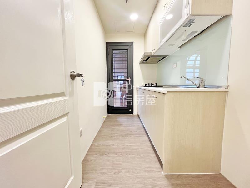 青海商圈全新整理3房車位房屋室內格局與周邊環境