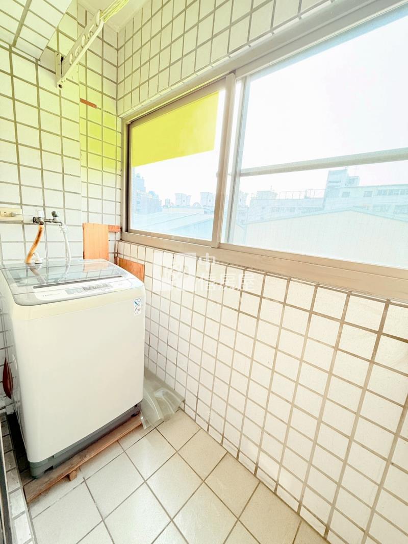 (專)逢甲商圈精美電梯套房房屋室內格局與周邊環境