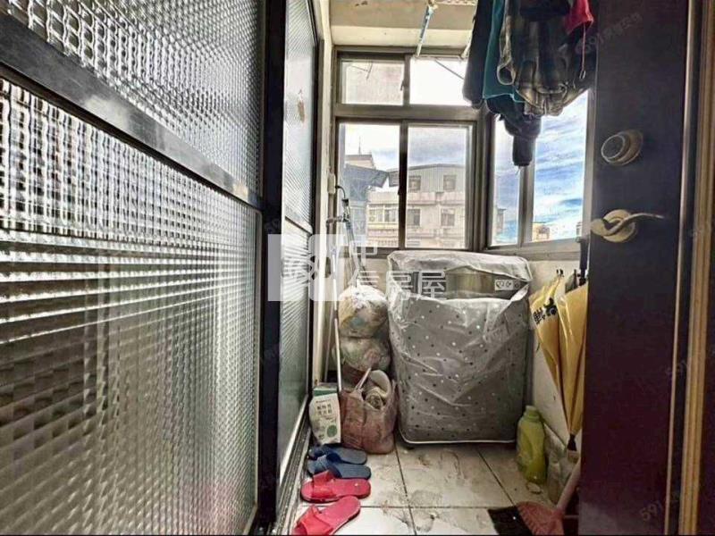 近體育園區 華廈美兩房房屋室內格局與周邊環境
