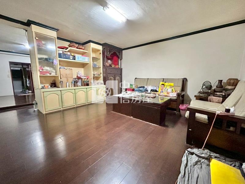 低樓層雙陽台大三房房屋室內格局與周邊環境