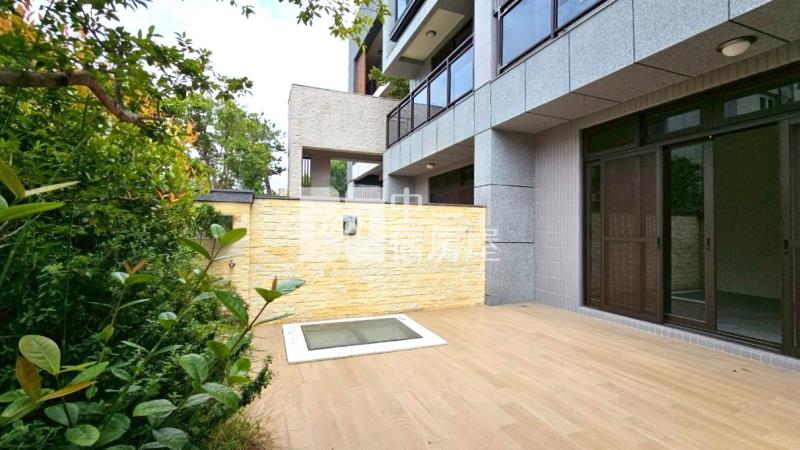 十期臨路全新未住大面寬雙車電梯別墅房屋室內格局與周邊環境