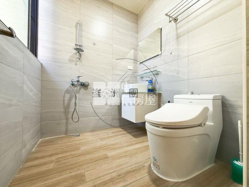 湖口車站露臺雙車位華廈房屋室內格局與周邊環境