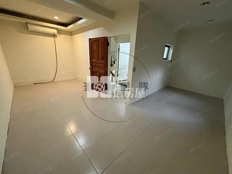 龍潭復興路車庫透天房屋室內格局與周邊環境