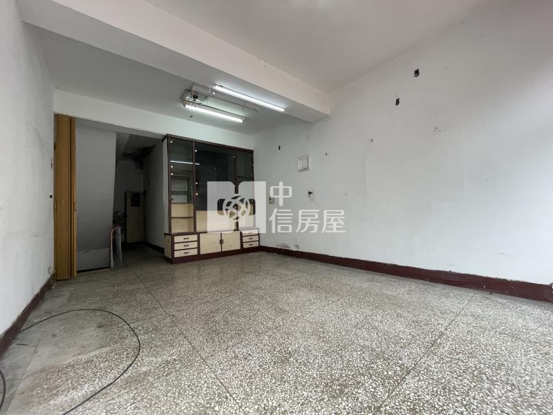 成功國小旁透天店面房屋室內格局與周邊環境