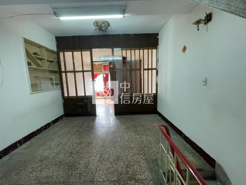 成功國小旁透天店面房屋室內格局與周邊環境