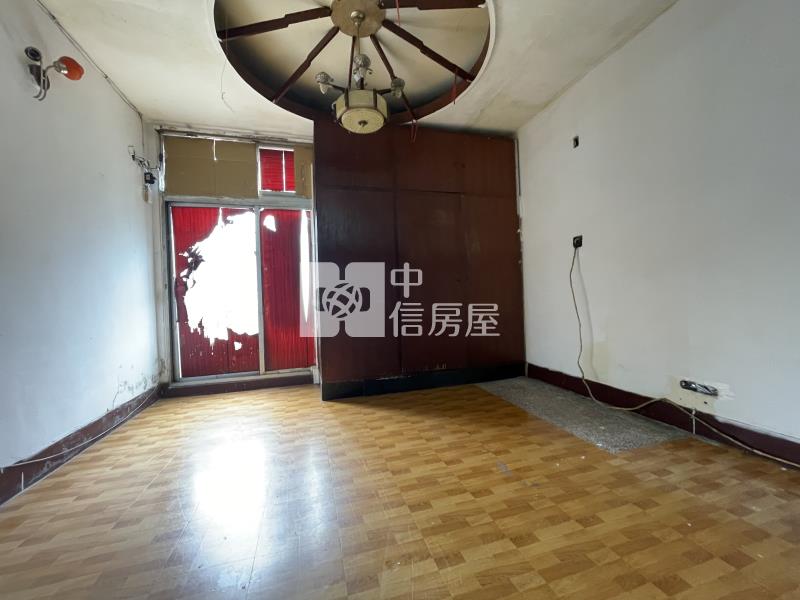 成功國小旁透天店面房屋室內格局與周邊環境