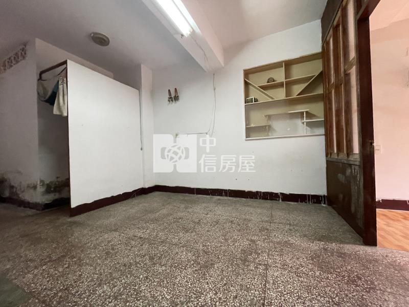 成功國小旁透天店面房屋室內格局與周邊環境
