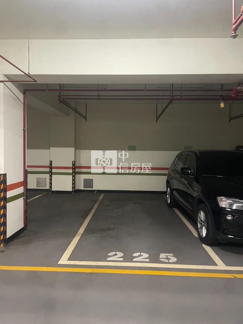 皇城帝寶高樓層三房平車房屋室內格局與周邊環境