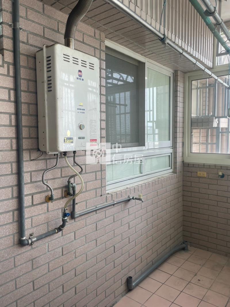 皇城帝寶高樓層三房平車房屋室內格局與周邊環境