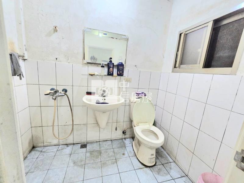 新中北路透天房屋室內格局與周邊環境