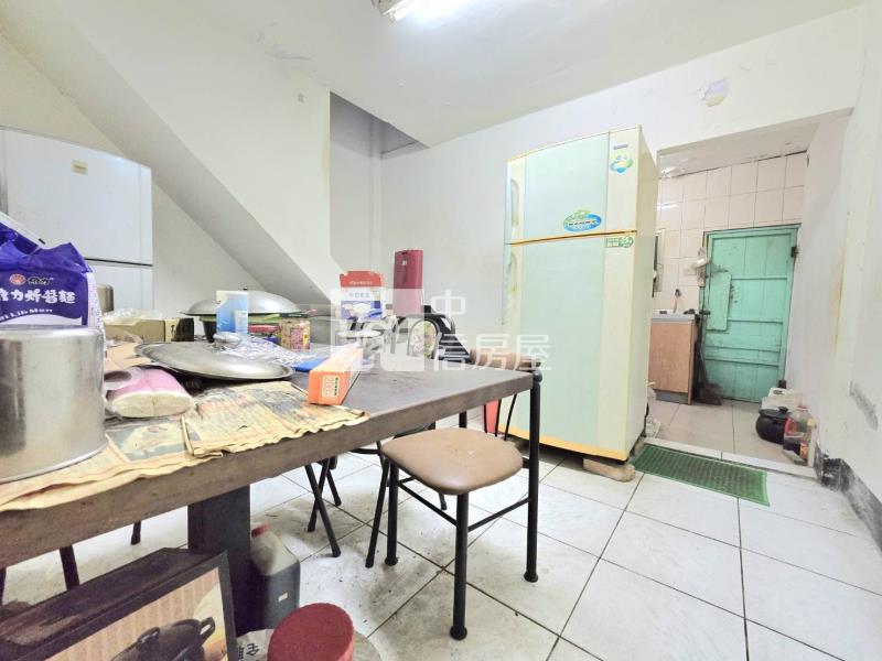 新中北路透天房屋室內格局與周邊環境