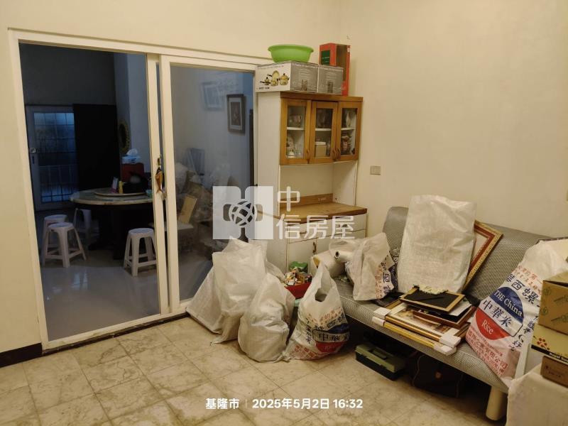 D004綠葉山莊透天房屋室內格局與周邊環境