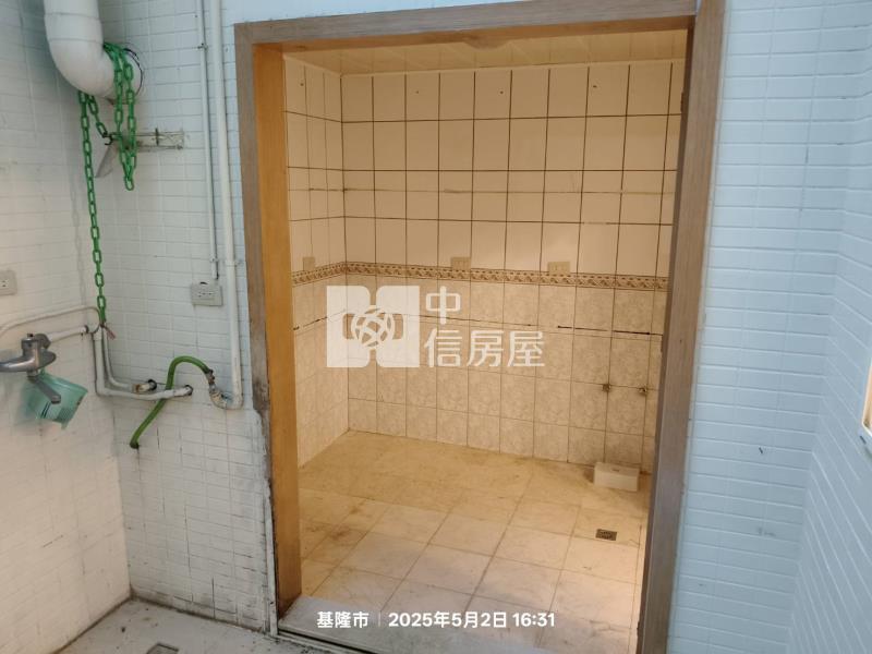 D004綠葉山莊透天房屋室內格局與周邊環境