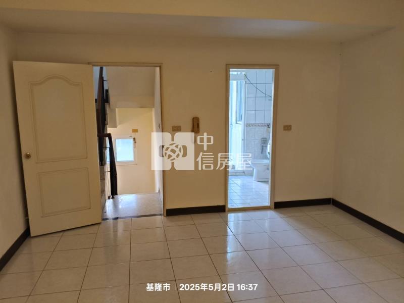 D004綠葉山莊透天房屋室內格局與周邊環境