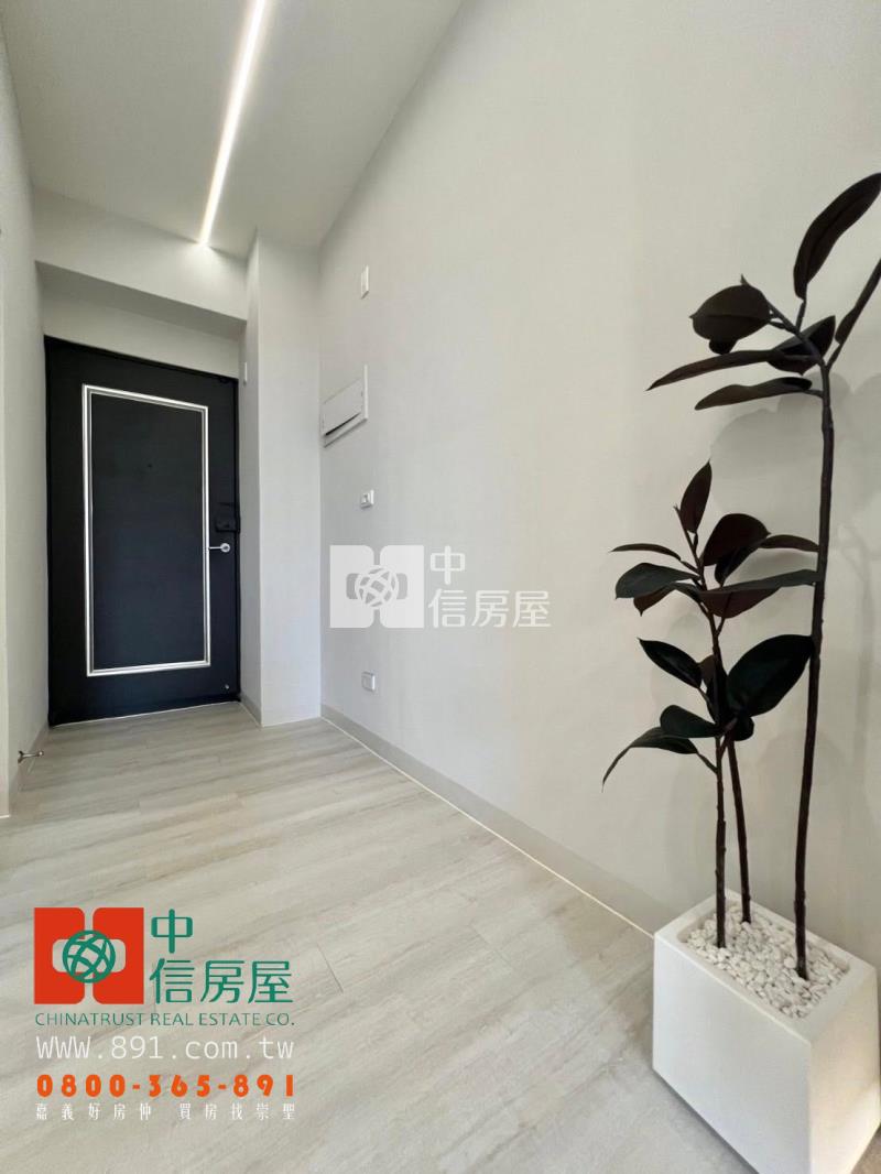 秀泰影城旁全新整理兩房房屋室內格局與周邊環境