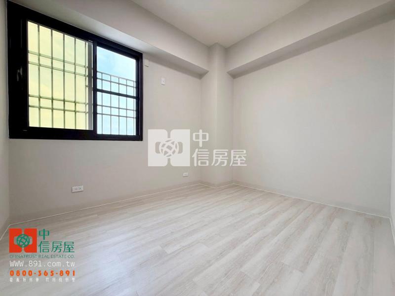 秀泰影城旁全新整理兩房房屋室內格局與周邊環境