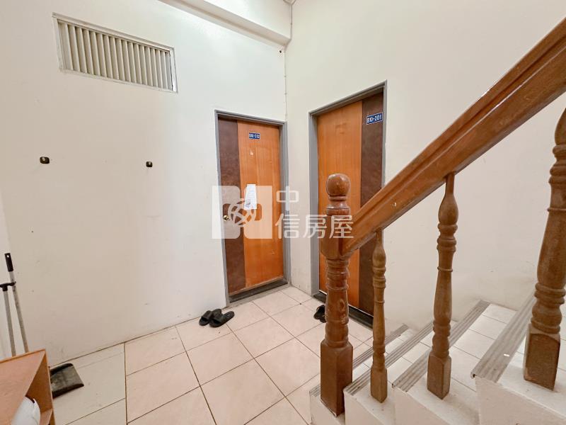 香山國中15美投套房屋室內格局與周邊環境