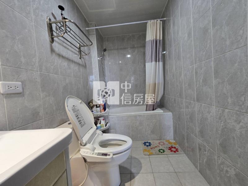 安定管寮綠光7輕屋齡透天房屋室內格局與周邊環境