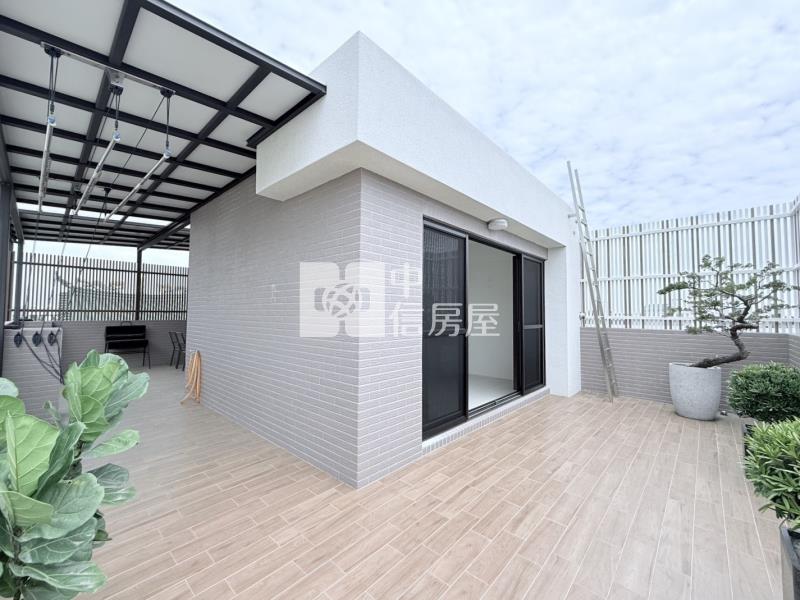 茄萣市區全新未住7.6米大面寬店住房屋室內格局與周邊環境