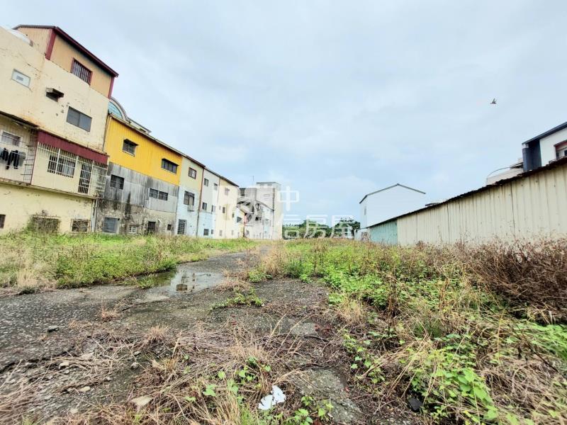 嘉義市香湖公園建地房屋室內格局與周邊環境