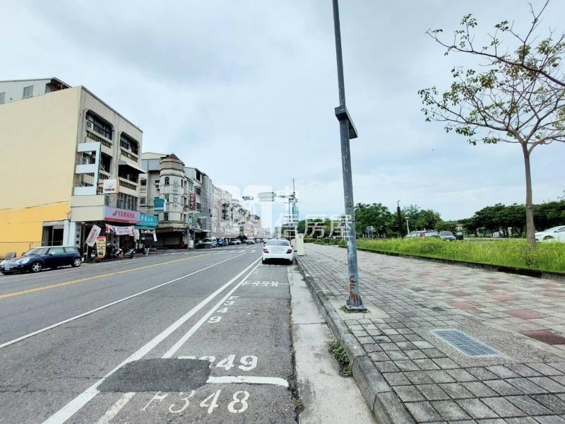 嘉義市香湖公園建地房屋室內格局與周邊環境