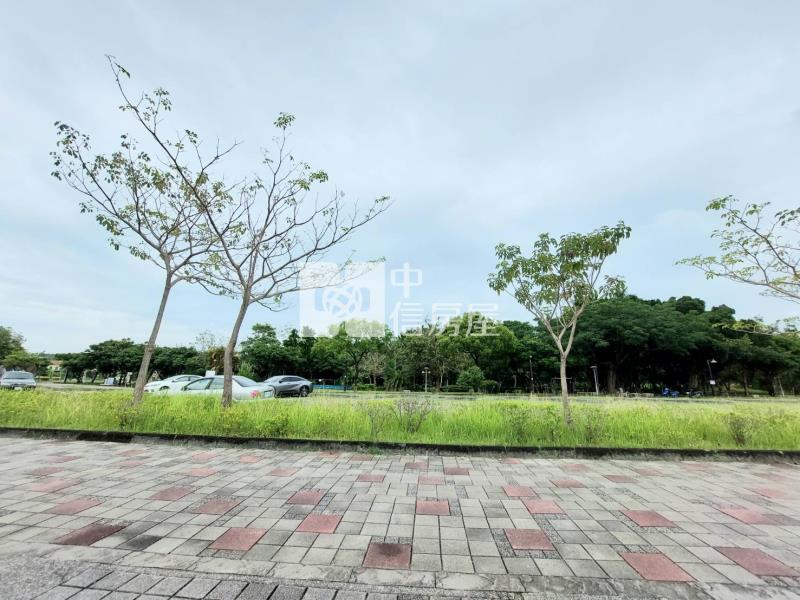 嘉義市香湖公園建地房屋室內格局與周邊環境