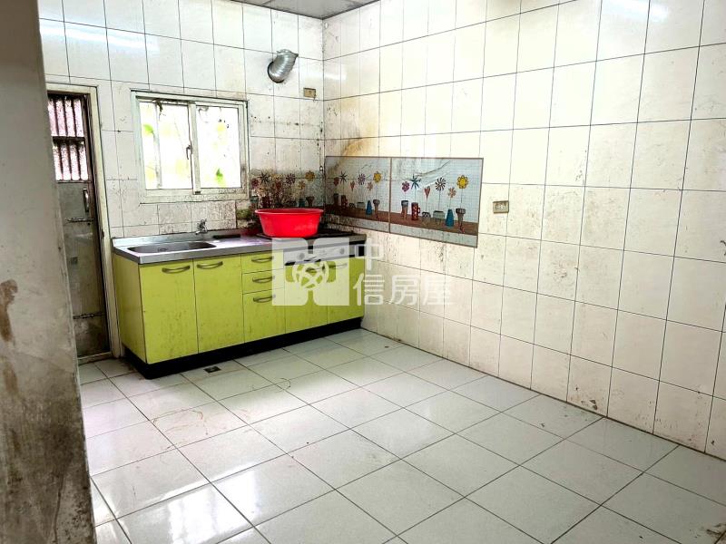 近八德重劃區綠線低總價透天房屋室內格局與周邊環境