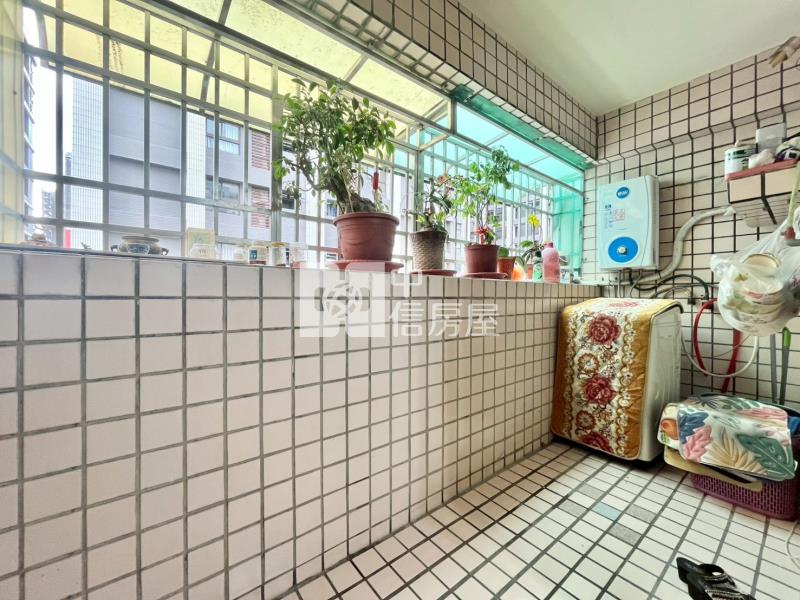 樹孝商圈華宮庭園2+1房平車房屋室內格局與周邊環境