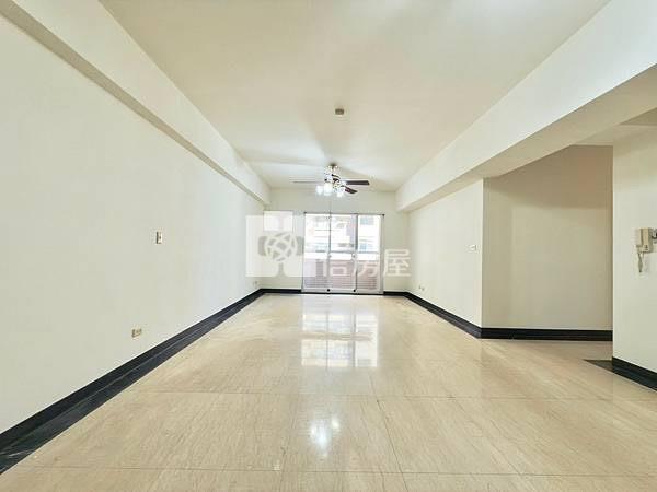 皇城園邸中央公園旁大四房平車房屋室內格局與周邊環境