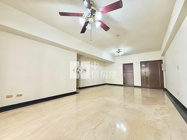 皇城園邸中央公園旁大四房平車房屋室內格局與周邊環境