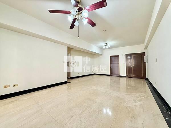 皇城園邸中央公園旁大四房平車房屋室內格局與周邊環境