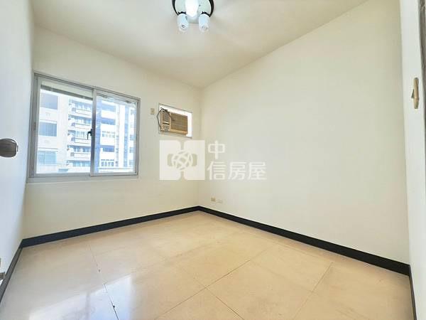 皇城園邸中央公園旁大四房平車房屋室內格局與周邊環境