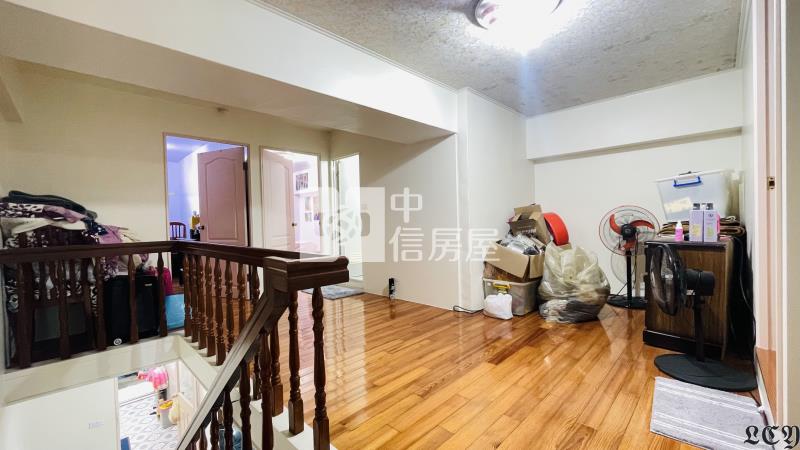 黃金海岸居家挑高溫馨四房房屋室內格局與周邊環境